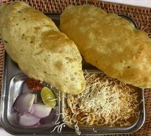 Cheese Chhole Bhature (2pcs. Bhature)