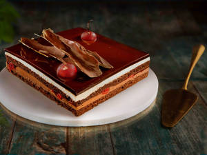 Black Forest Gateau Revisited (800g)
