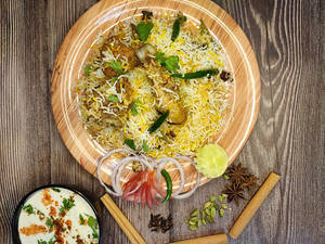 Chicken Hyderabadi Dum Biryani [3 Pieces, 600 grams]