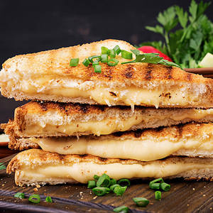 Veg Chilli Cheese Sandwich With Extra Cheese