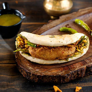 Vada Kulcha (Masala Dhania)