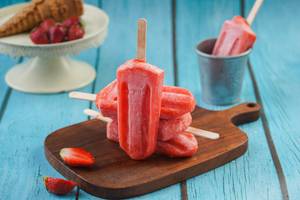 Mahabaleshwar Strawberry Popsicle