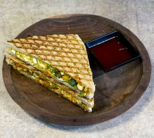 Smoky paneer sandwich