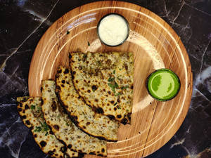 Chicken Keema Paratha With Raita