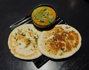 Tawa Kulcha (masala Dhania) With Paneer Makhani