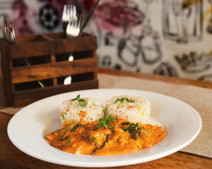 Veg Paprika With Herbed Rice