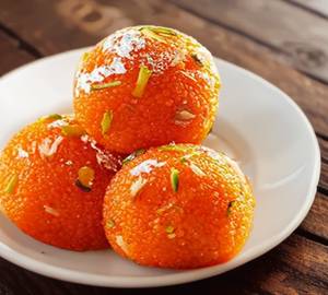 Ghi Moti Chur Laddu