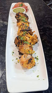 Pili Mirch Ka Murgh Tikka [6 Pcs]