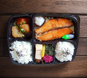 Salmon bento
