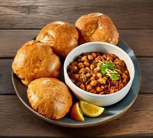 Chole Puri (Chickpea Curry with Fried Bread)