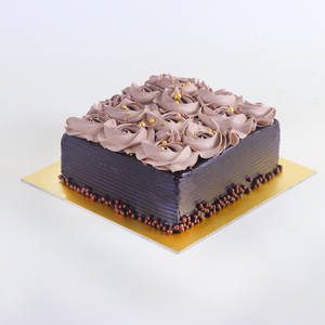 Eggless Chocolate Swirl Fudge Cake