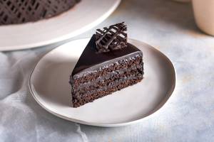 Triple Chocolate Cake Pastry