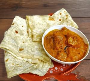 2 Roti With Chicken Curry