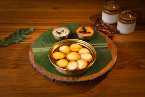 Tomato Paruppu Rasam Idli