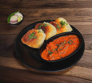 Egg Curry And 3 Pav