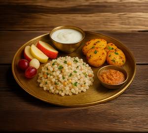 Mini Vrat Thali ( 4 Poori + Aloo Sabji, 1 Sabudana Tikki + Curd