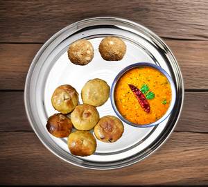 Dal Bafle Laddu (4 Bafle+ 2 Laddu)