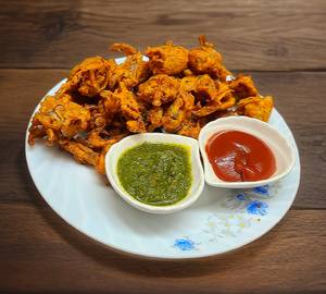 Pyaz Pakoda [8 Pcs]
