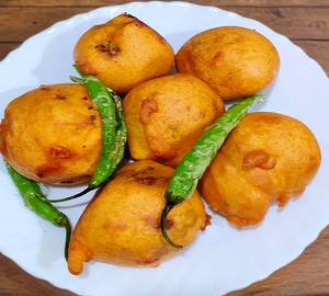 Aloo Pakoda [4 Pc]