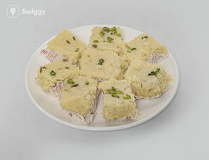 Thal Ki Barfi (kalakand)