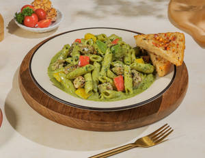 Chicken & Bell Peppers Pesto Pasta