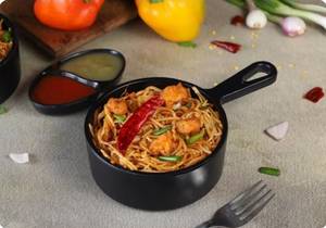 Schezwan Gobi Fried Noodles
