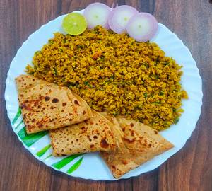 Paneer Bhurji With 4 Plain Paratha