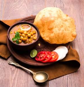 12 Bhature With Chana