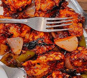 4 pieces lacchha paratha + chicken chilli