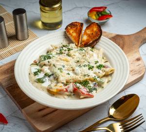 Veg White Sauce Pasta