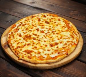 Cheese margherita pizza