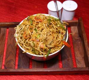 Oriental Singapurian Egg Noodles