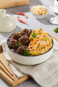 Veg Manchurian Bowl with Hakka Noodle