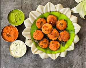 Cocktail Gunpowder Idli (10pcs)