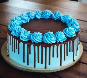 Chocolate blue cream cake 500 gram