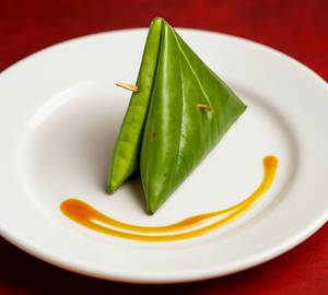 Desi sada paan with nauratan chutney