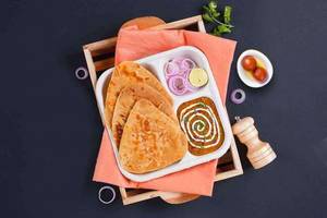 Dal Makhani, Paratha Lunchbox with Gulab Jamun (2 pcs)