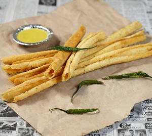 Fafda With Kadi And Mirchi