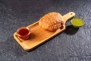 Onion Kachori (1Pcs)