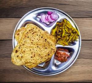 4 Paratha with Aloo Bhaja