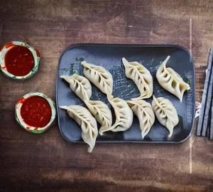 Veg steam momos