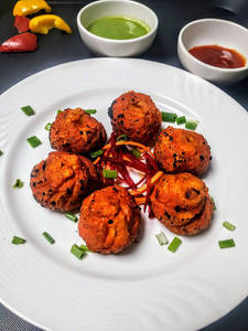 Veg Tandoori Momos (6 Pcs)