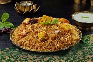 Hyderabadi Zaikedaar Paneer Biryani (Paneer Dum Biryani)(Spicy)