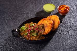 Aloo Tikki With Chole