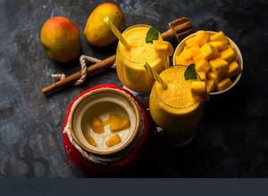 Mango Lassi [Glass Bottle]