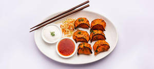 Paneer Tandoori Momos (6 Pcs)