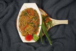 Veg.Chowmein / Noodle