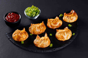 Vegetable Fried Momos (6 Pcs)
