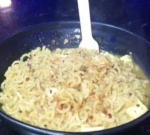 Veg Paneer Schezwan Maggi