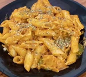 Veg Mixed Sauce Pasta (Fussilli)
